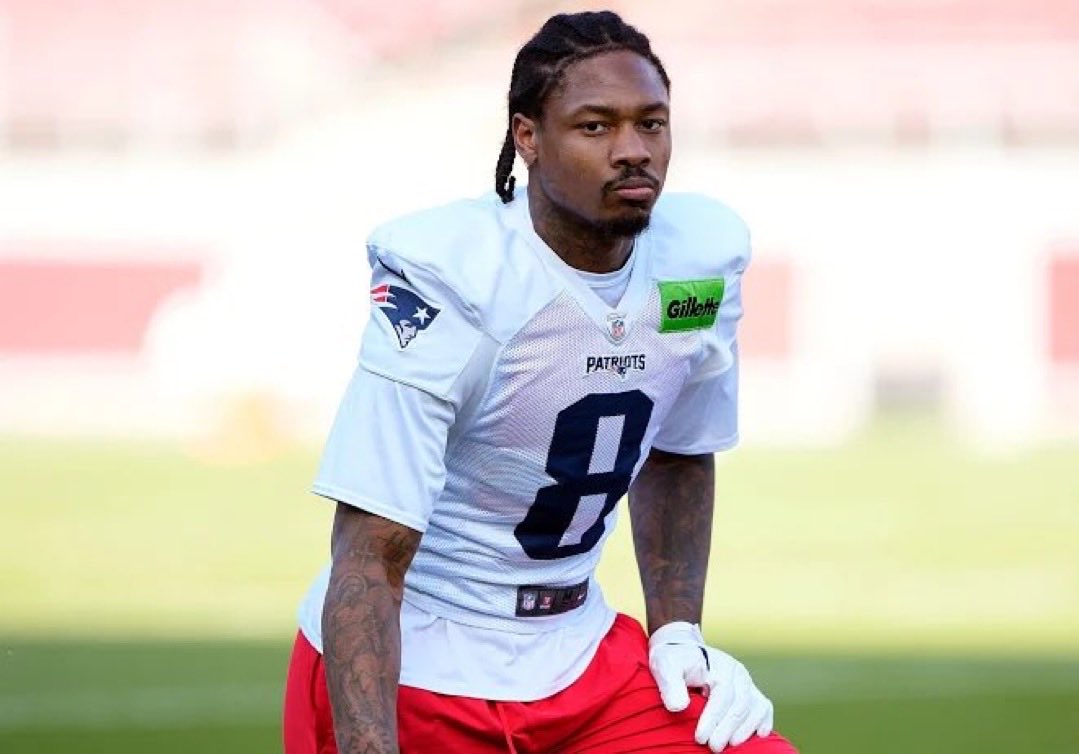 capitolscorer's tweet photo. If the #Commanders end up signing Stefon Diggs on a 1-year deal, what does his production look like? https://t.co/KqAxgAkZ6n