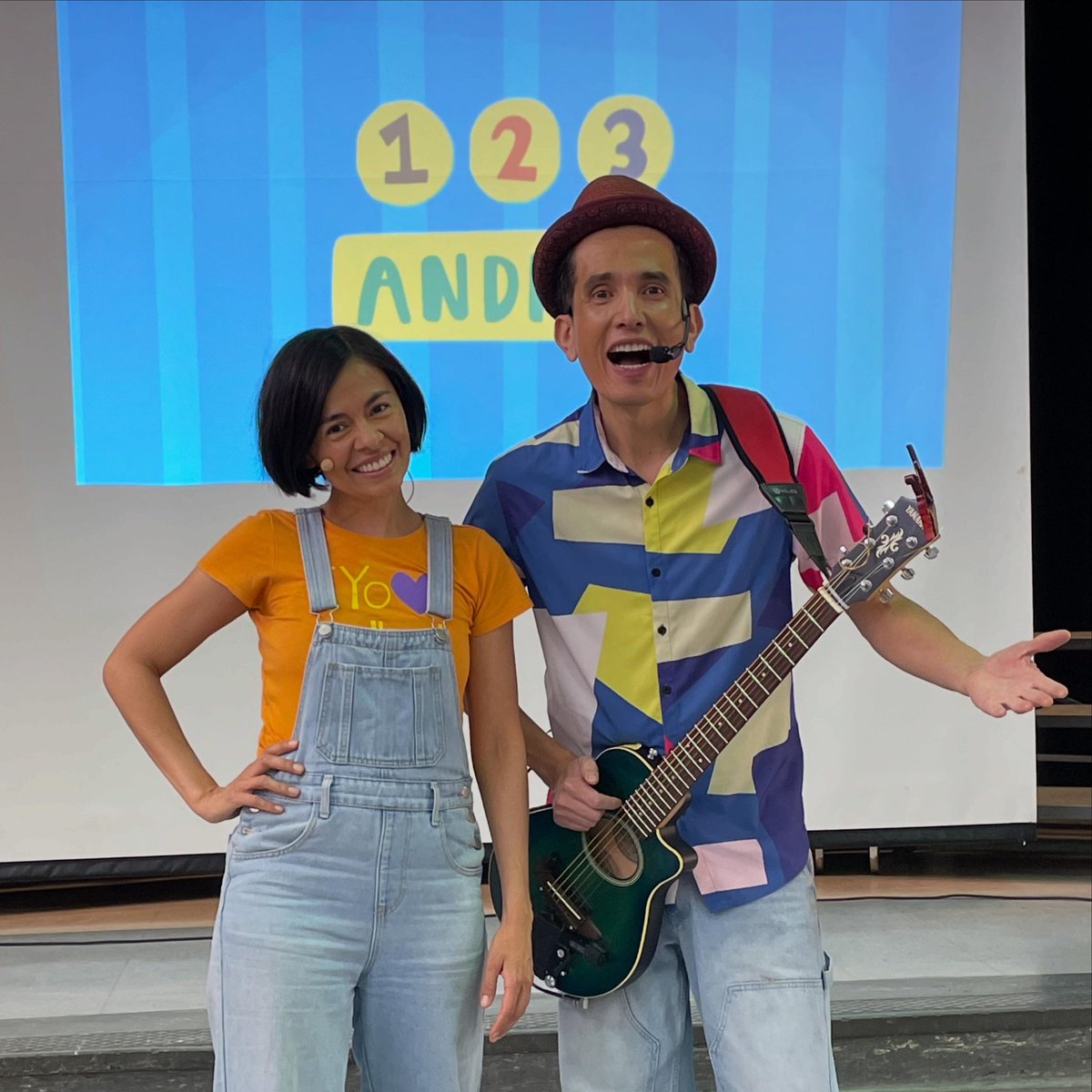 GloriaJCSL's tweet photo. Our Pre-K - 1st grade @HHESHUSKIES delighted in this morning’s #123conandres #assembly @CSconnect_MCPS https://t.co/6T3fyV3jNi