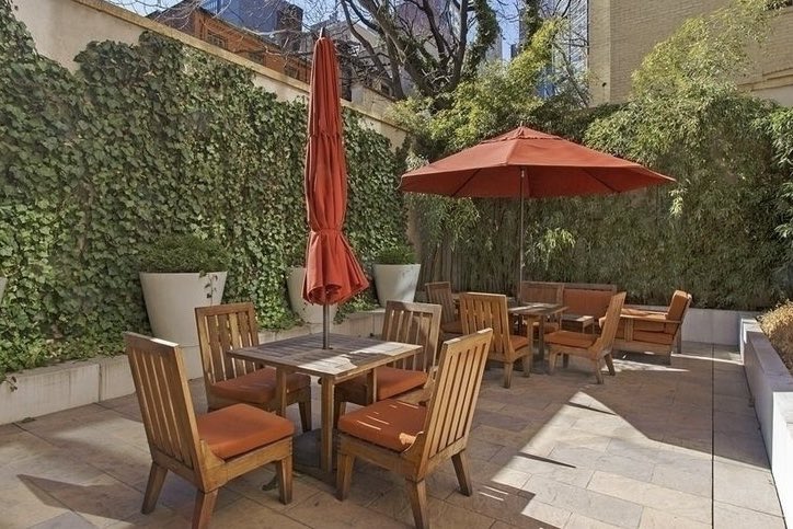 sykesproperties's tweet photo. SOLD // 250 E 53rd Street, 1601, New York, NY 10022

A sophisticated 1,578-square-foot residence in a luxury high-rise, this 2 BR / 2.5 BA condo offers sweeping city views and a layout that balances scale, light, and functionality.

Buyers Broker: @SykesStyle https://t.co/KfkEmutq1k