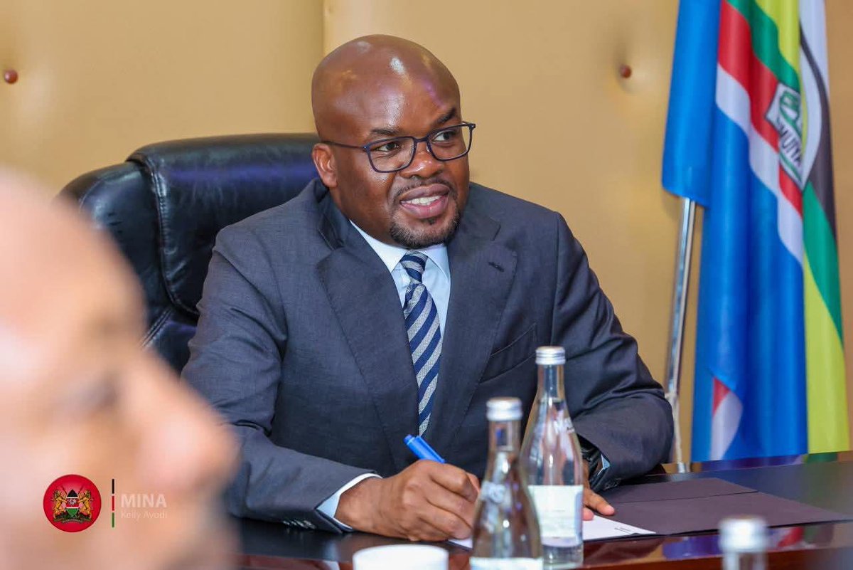 AllienAizz's tweet photo. Responsive leadership continues making a difference in how government institutions connect with ordinary citizens. Raymond Omollo keeps demonstrating that #DeliveringSecurity also means listening to people and responding to their daily concerns. https://t.co/HAYQVKnF4V