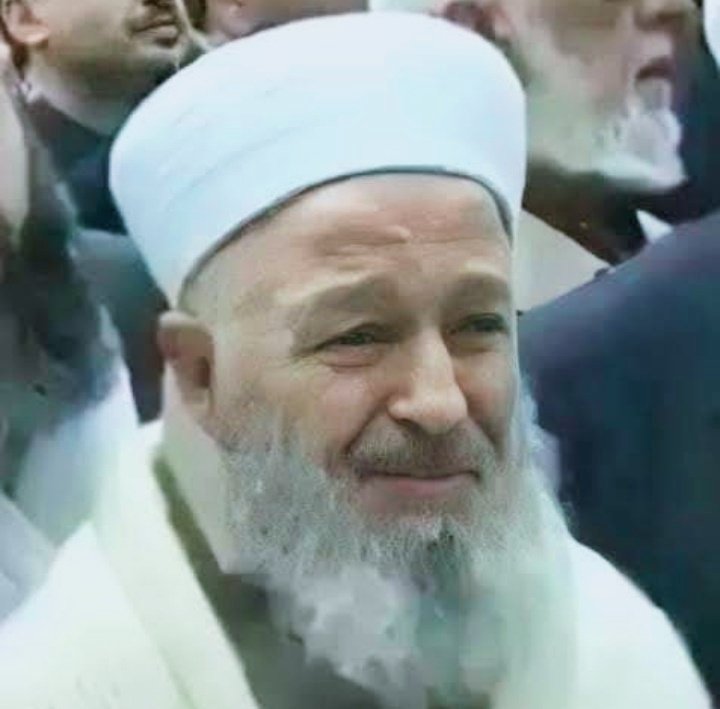 HcerDemir1's tweet photo. Gelememeyi sen anlat ,
Gidememeyi ben anlatayım .
Beklemek değil özlemek yordu ... https://t.co/df7YDG0HRH