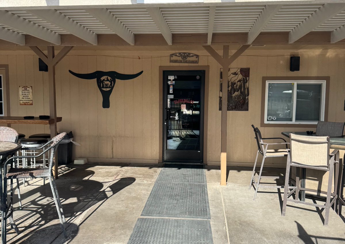 JohnW_Shift4's tweet photo. SILVER DOLLAR CHUCK WAGON. Huge bar and patio. The best breakfast is best in town! Golden Shores, AZ. https://t.co/pgz27js67P