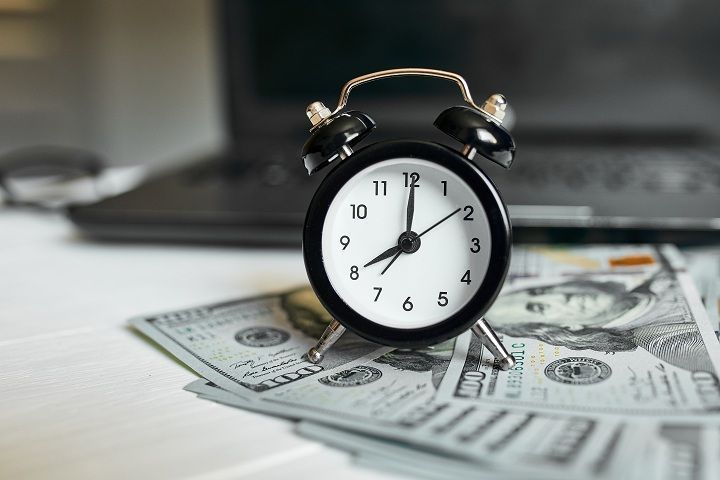 BenchmarkBG's tweet photo. For #FinancialServicesProfessionals, handing out a business card and hoping someone calls isn't prospecting. It's wishful thinking. The fix isn't being more aggressive. It's being clearer. Our #OptimalOutcomeInsights explains how to earn their time: https://t.co/kVtyV8gcc0 https://t.co/aRCmhAXeWM