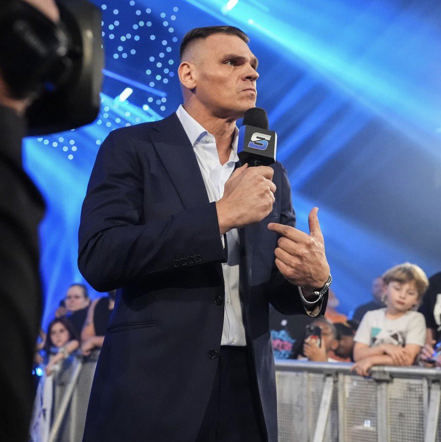 TapLikeABitch's tweet photo. Cody Rhodes is a man, just trying to fill shoes that he never will.

A child, trying on the suit of his father. You have argued that I have not earned a title match. Have you forgotten who I am?

I beat Seth Rollins. A man.. that the last time you two faced off, you lost against. https://t.co/xVnqkfTJsj
