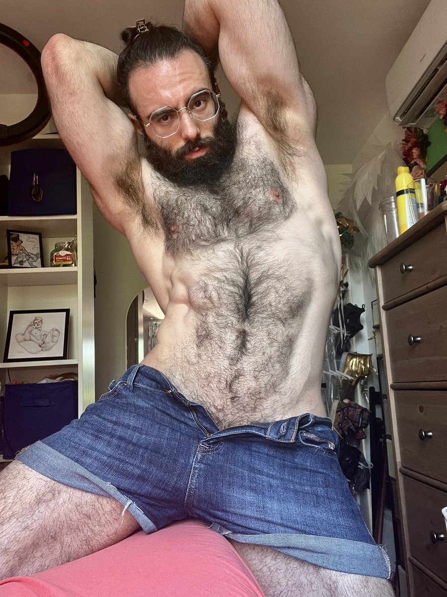 that fʊcking himbo tweet media