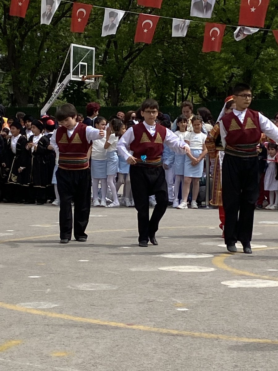 YucelArzen's tweet photo. Ocak’ın 19 Mayıs Gösterisinden… https://t.co/gZmVdReMTZ