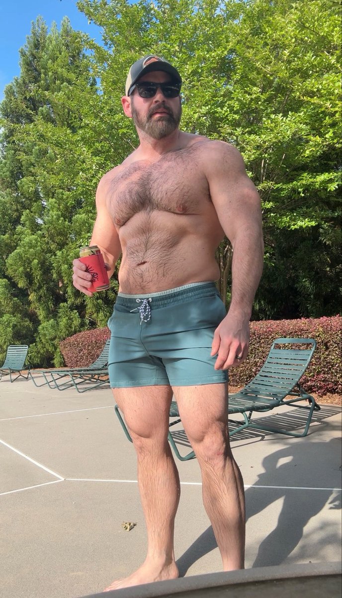 Muscle Daddy tweet media
