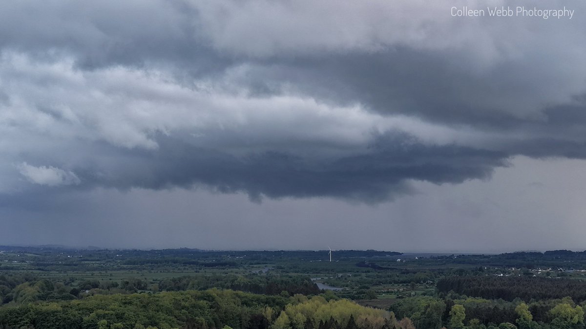 ColleenWebb0's tweet photo. It was an afternoon of heavy showers and thunderstorms in places this afternoon. These were taken in Portglenone earlier. @barrabest @bbcniweather @WeatherCee @Louise_utv https://t.co/B8n0olH3ZU