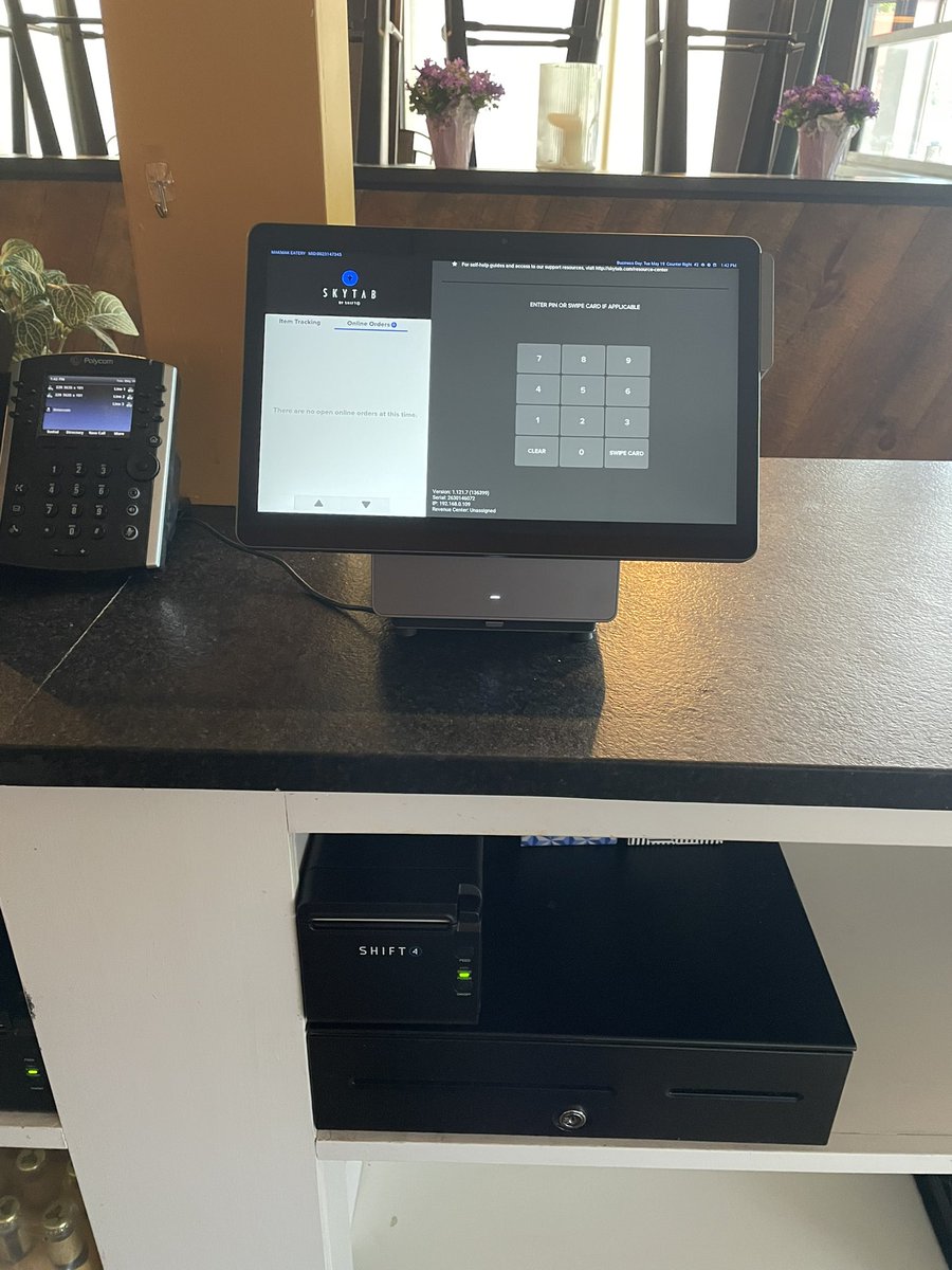 JamesOnsite's tweet photo. Makmak in Cranston RI now has the credit card processing power of @Shift4 with the installation of the newest state of the art Shift4 Dine point of sale system. Whether it’s Sunday brunch or Friday night steak dinner this place has an awesome vibe. https://t.co/G8lB8eFjmt