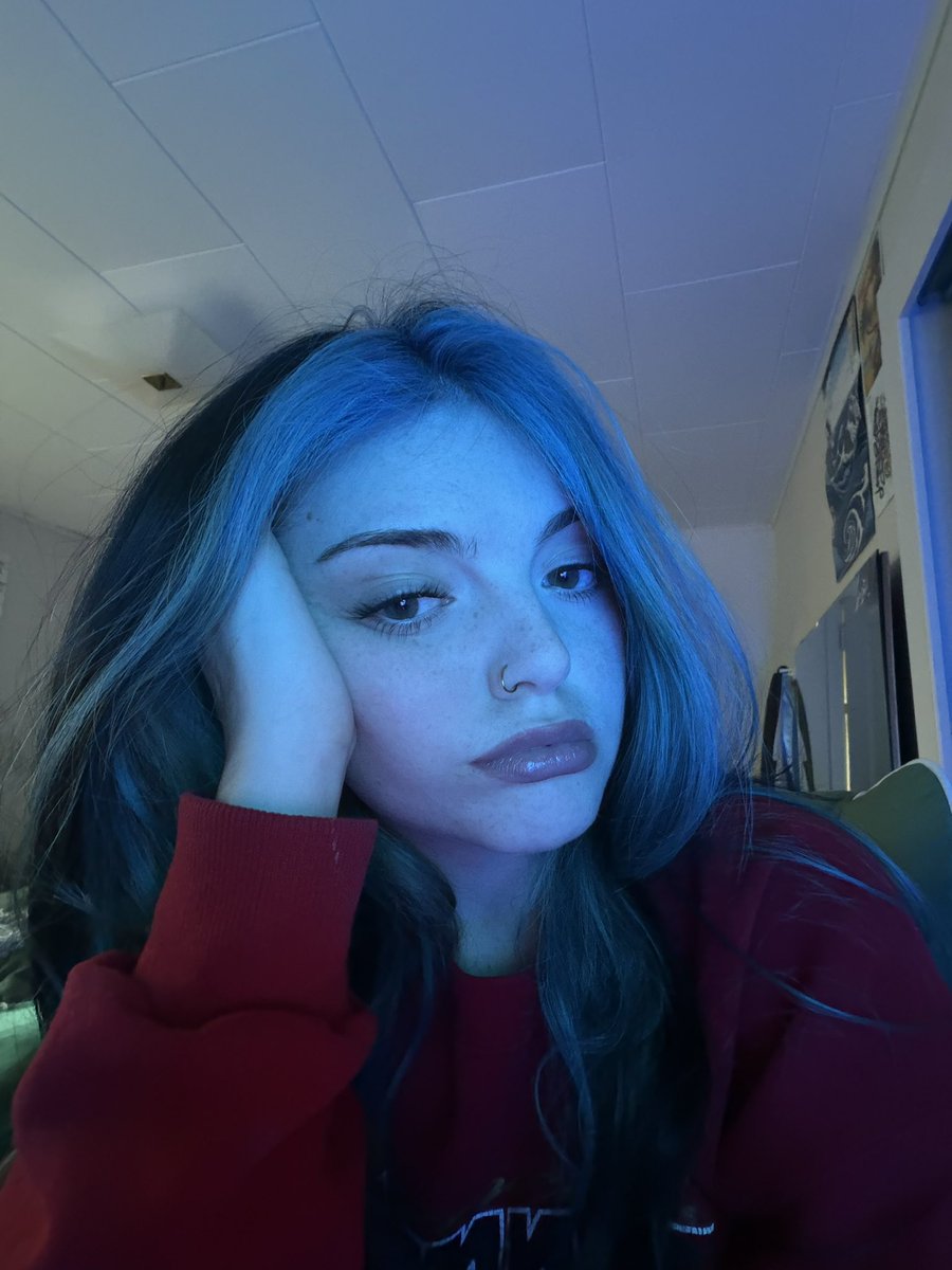 jade tweet media