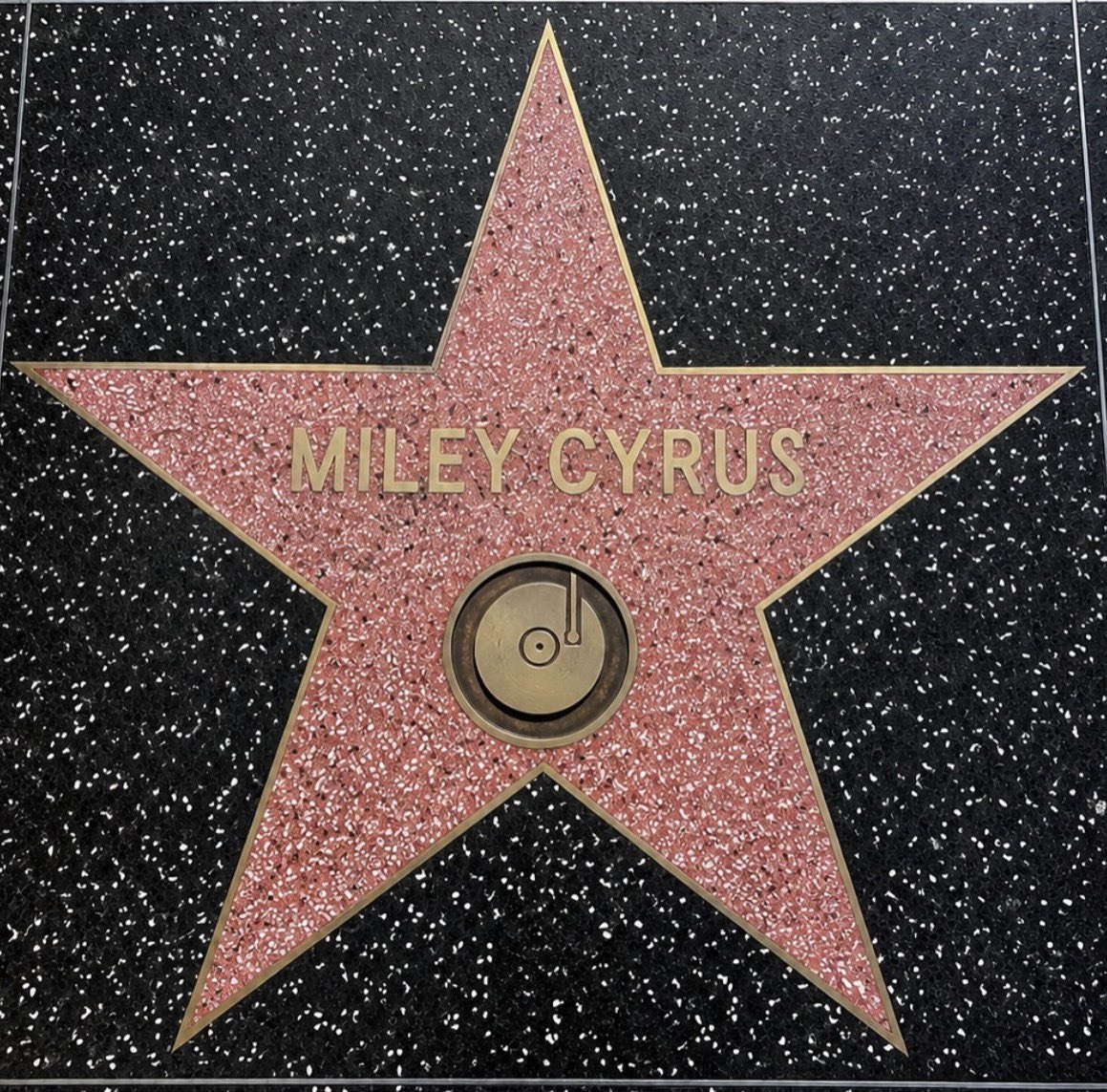 Miley Official tweet media