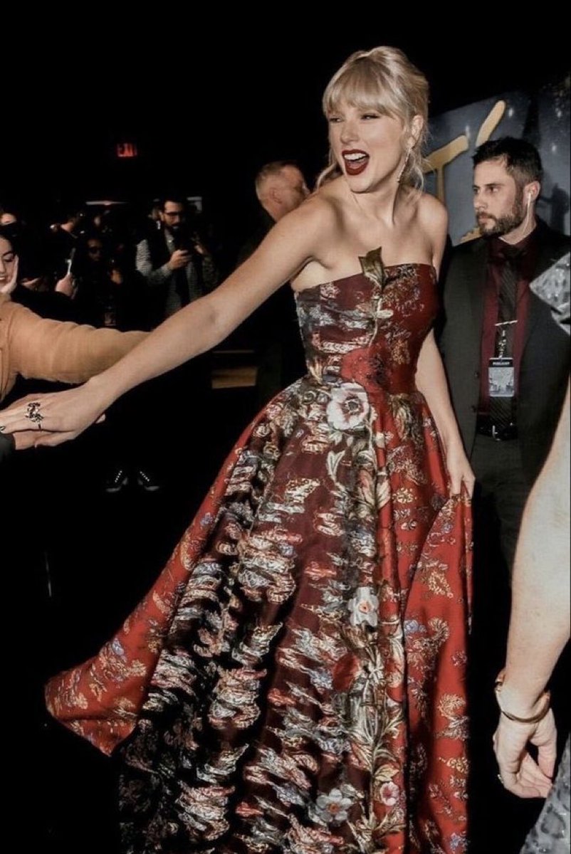 𝒮𝒶𝓇𝒶𝒽 (𝒯𝒶𝓎𝓁𝑜𝓇’𝓈 𝓋𝑒𝓇𝓈𝒾𝑜𝓃) ❤️🔥 tweet media