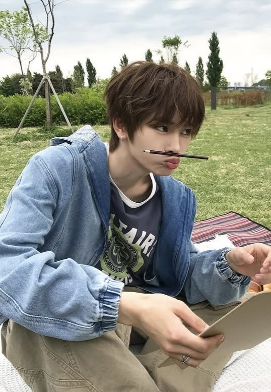 수줍은 예쁜 아기 안신 tweet media