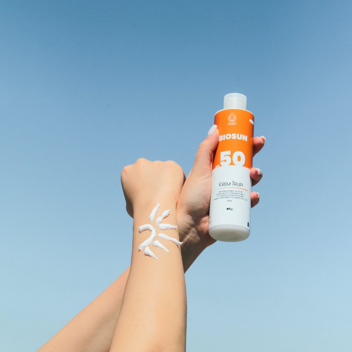 BoatingOnLI's tweet photo. 🚨 Sunscreen alert! Time to reapply! 🚨

#SaveOurSkin #sunsafeboating #sunsafety #boating #sunscreen #skincancer #melanoma  #reefsafespf
🚨🧴 ☀️🌤️⛅️🌥️ https://t.co/fQwiAnBRWy