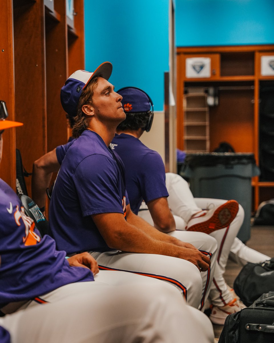 ClemsonBaseball's tweet photo. The Tigers have arrived 🐅🔒 https://t.co/B4fWgGbPQm