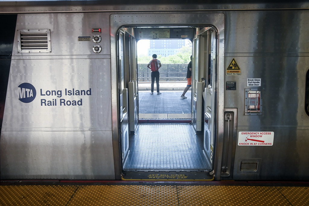LIRR tweet media