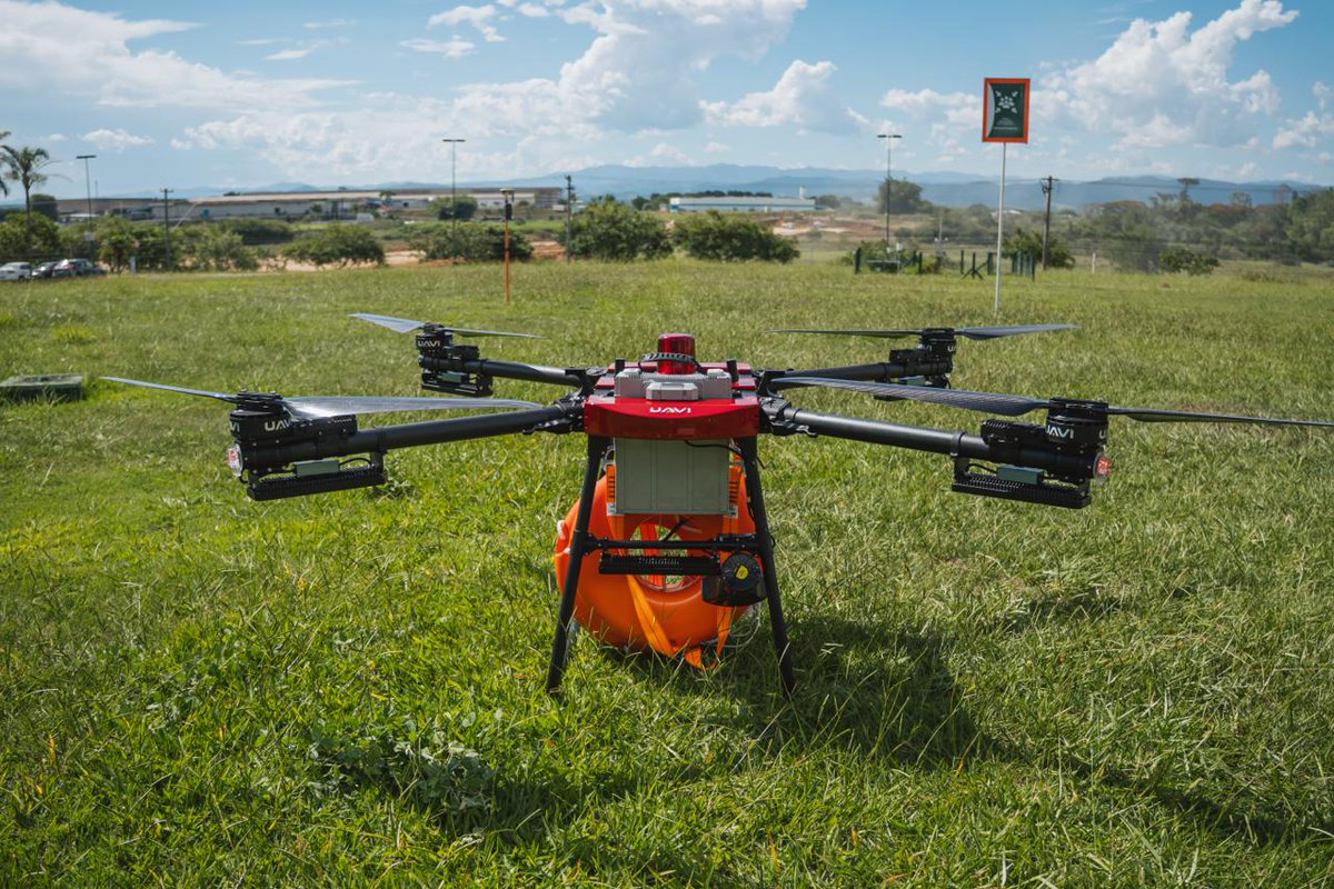 DroneShow tweet media