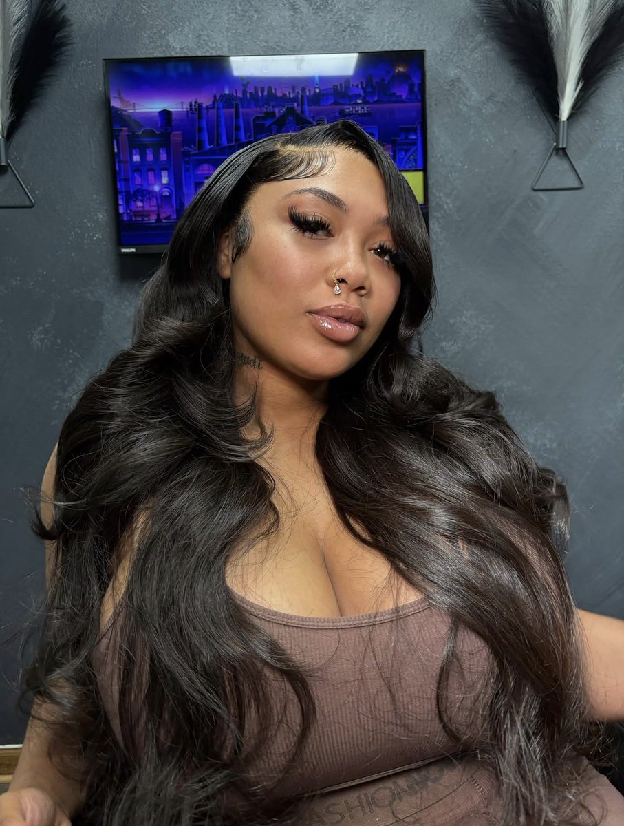 moreburnerswtf's tweet photo. she tea af asf as fuck https://t.co/I5baUD64dl