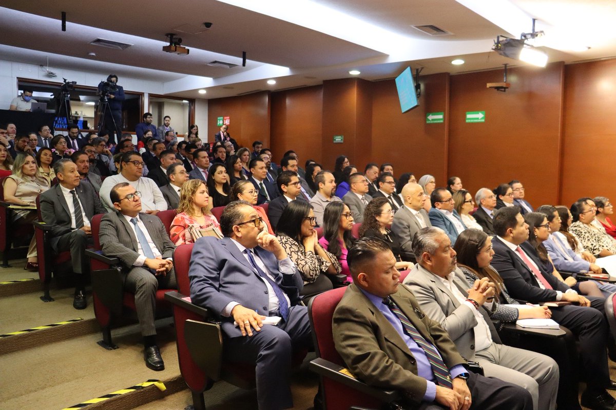 LCF_UNAM's tweet photo. 🧬⚖️ El día de hoy se realizó la conferencia “La transmisión de la prueba científica genética hacia los procesos judiciales”, en colaboración con la Escuela Nacional de Formación Judicial. 🔬👩‍⚖️ https://t.co/zxzWykWpln