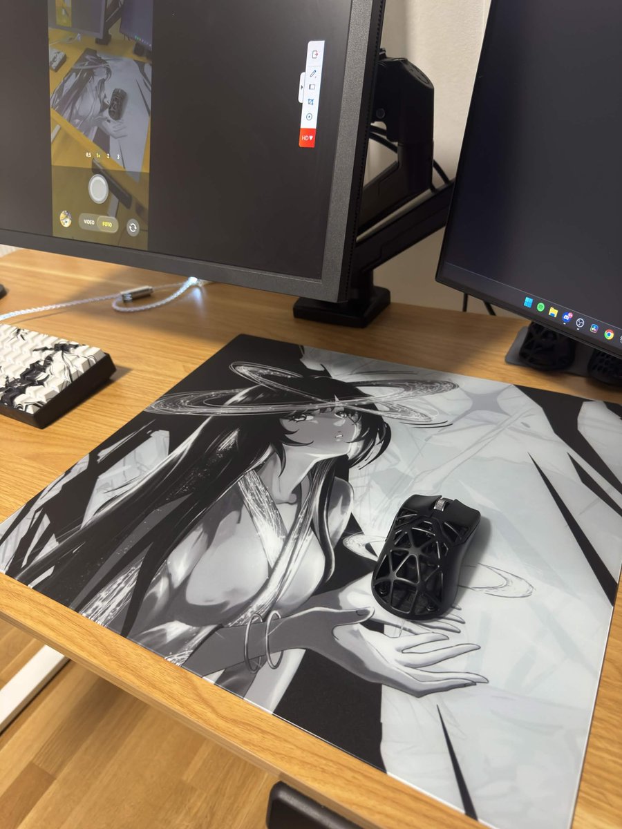 fluxaim's tweet photo. @Razer Viper Mini SE looks insane in @samoval6 setup!

AS-NOVA Preorders are now open on our website.

Pre order close May 29th and shippings are expected to start Mid June.

Don't lose your chance of this serialized edition.

PS: There is a cloth edition too. https://t.co/eVba8rvp79