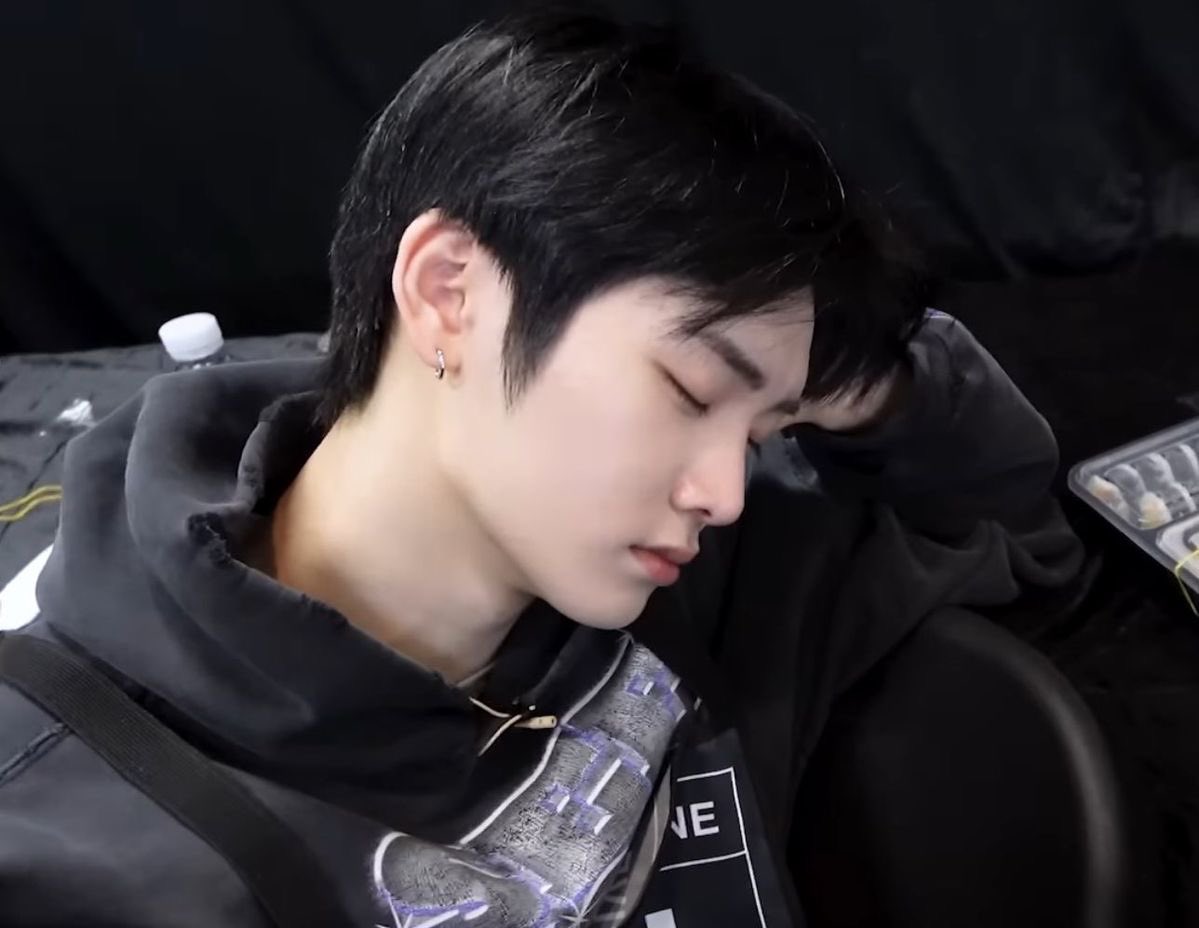 수줍은 예쁜 아기 안신 tweet media