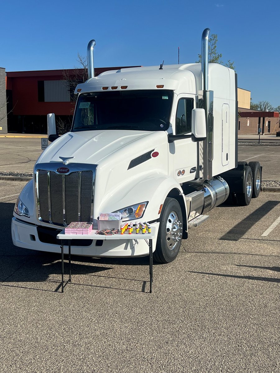 Allstate Peterbilt Group tweet media