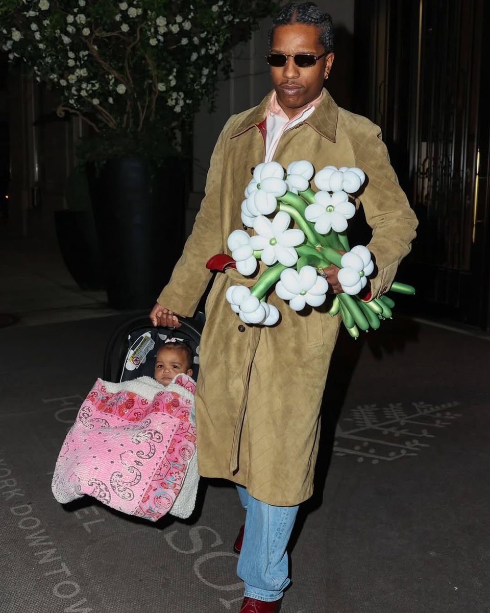infolky's tweet photo. A$AP Rocky and Rihanna just commissioned Japanese brand PROLETA RE ART to create a custom baby blanket for their daughter Rocki 🌸 https://t.co/bGjrsNbO1C