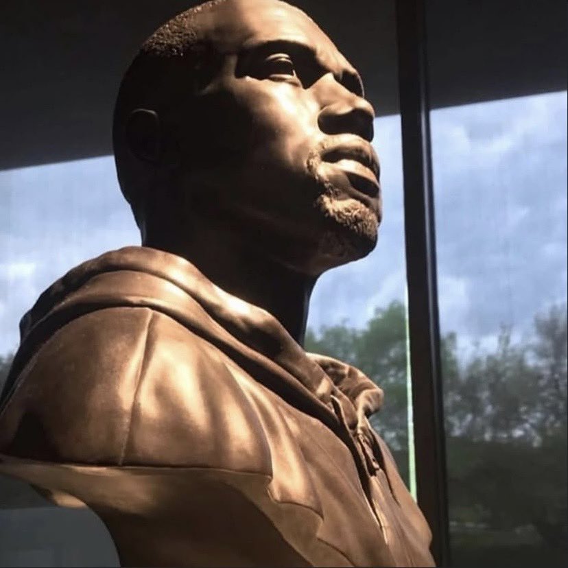 Sound_Scrape's tweet photo. A Kanye West sculpture that was made by Kehinde Wiley (2015) https://t.co/J8GxzpBjxM