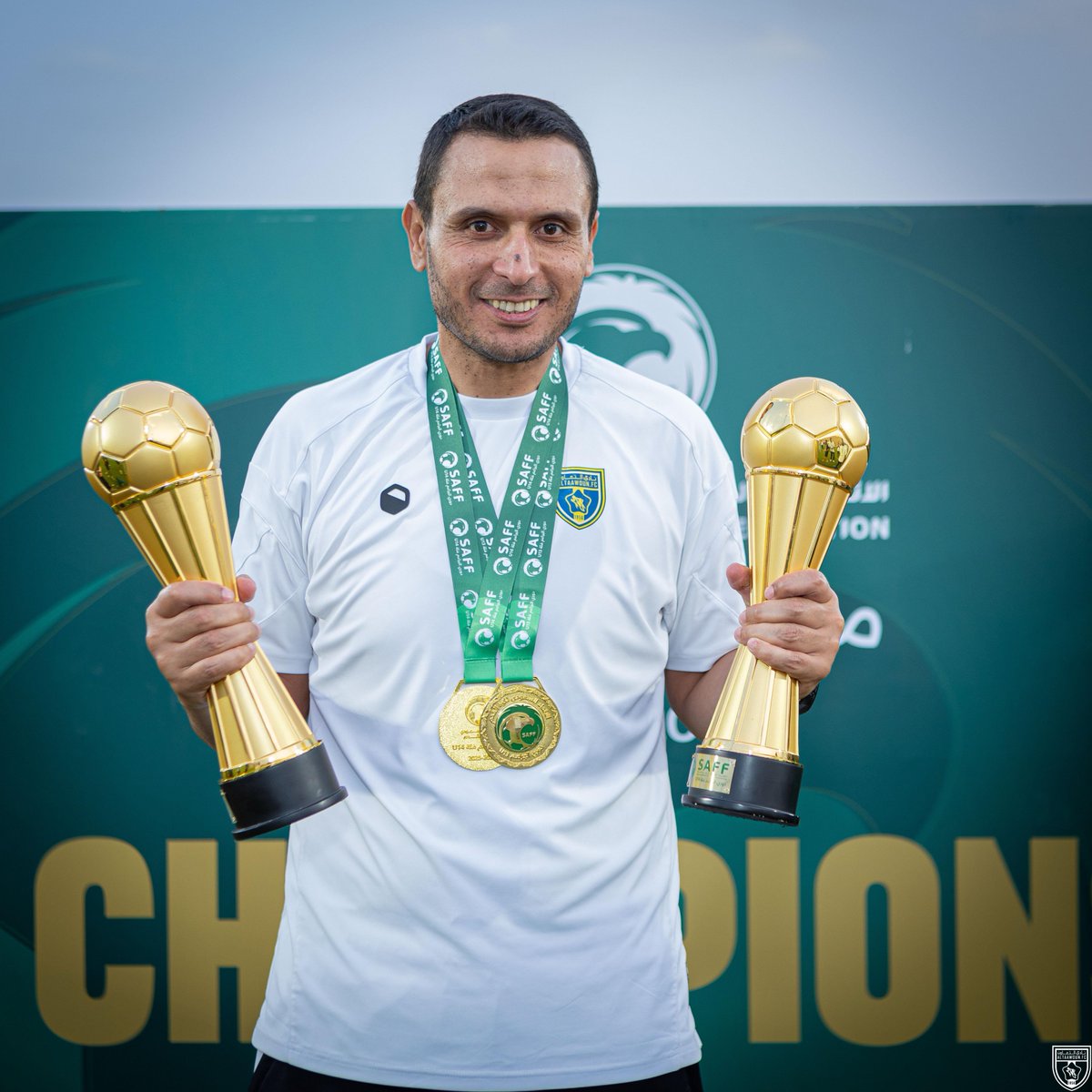 altaawoun1956FC's tweet photo. بريدة غنت له يا فخري قالت له 🏆💛

 #تعاون_13 https://t.co/cYLCgCsktT