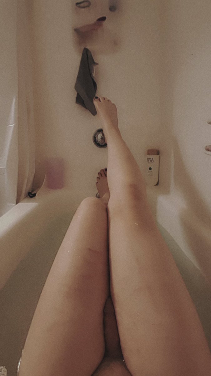 tsJuneBugg's tweet photo. ♡Just a small sneak peek at whats on my fansly 💋
                           
                        《Tags》
#bathnudes #bath #tease #feet #ass #girldick #curves #altporn #altgirl #tsporn #tsgirl #gothgirl #goth #alternative https://t.co/gnZITf2eQW