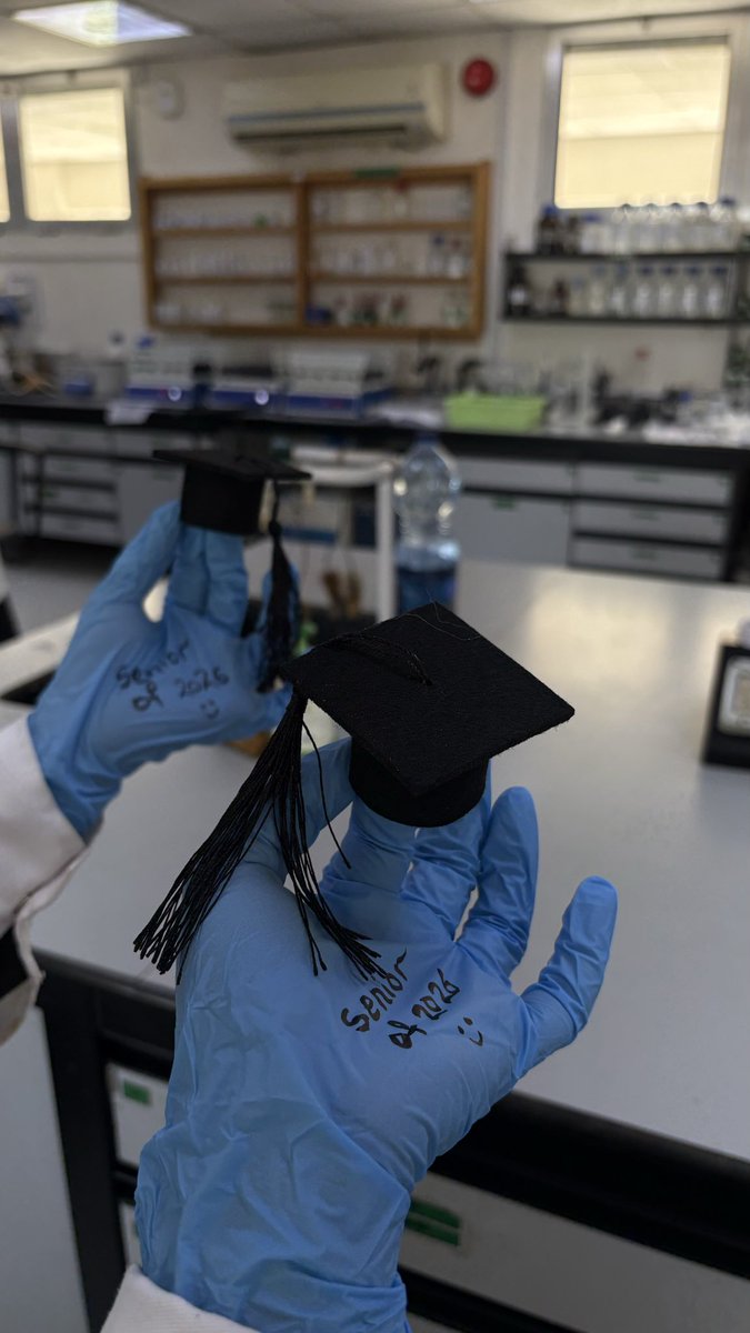 bu36_'s tweet photo. يتعافى المرء بتسليم مشروع تخرجه 🎓❣️. https://t.co/EKG7NgxEp9