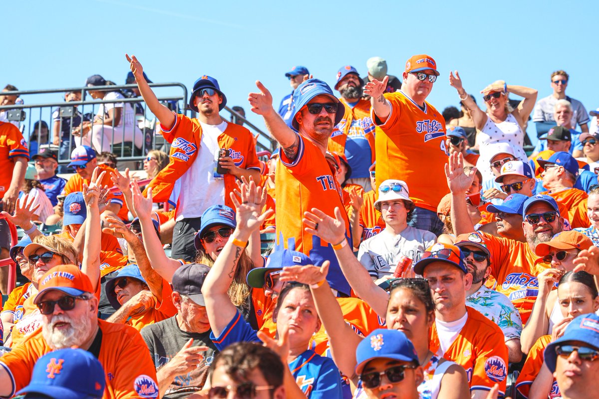 The7Line's tweet photo. Pics up from Sunday at Citi. Check em out here: https://t.co/5UghmFknUH
#SubwaySeries #LGM #CitiField @The7LineArmy https://t.co/TMYBMMvVW4