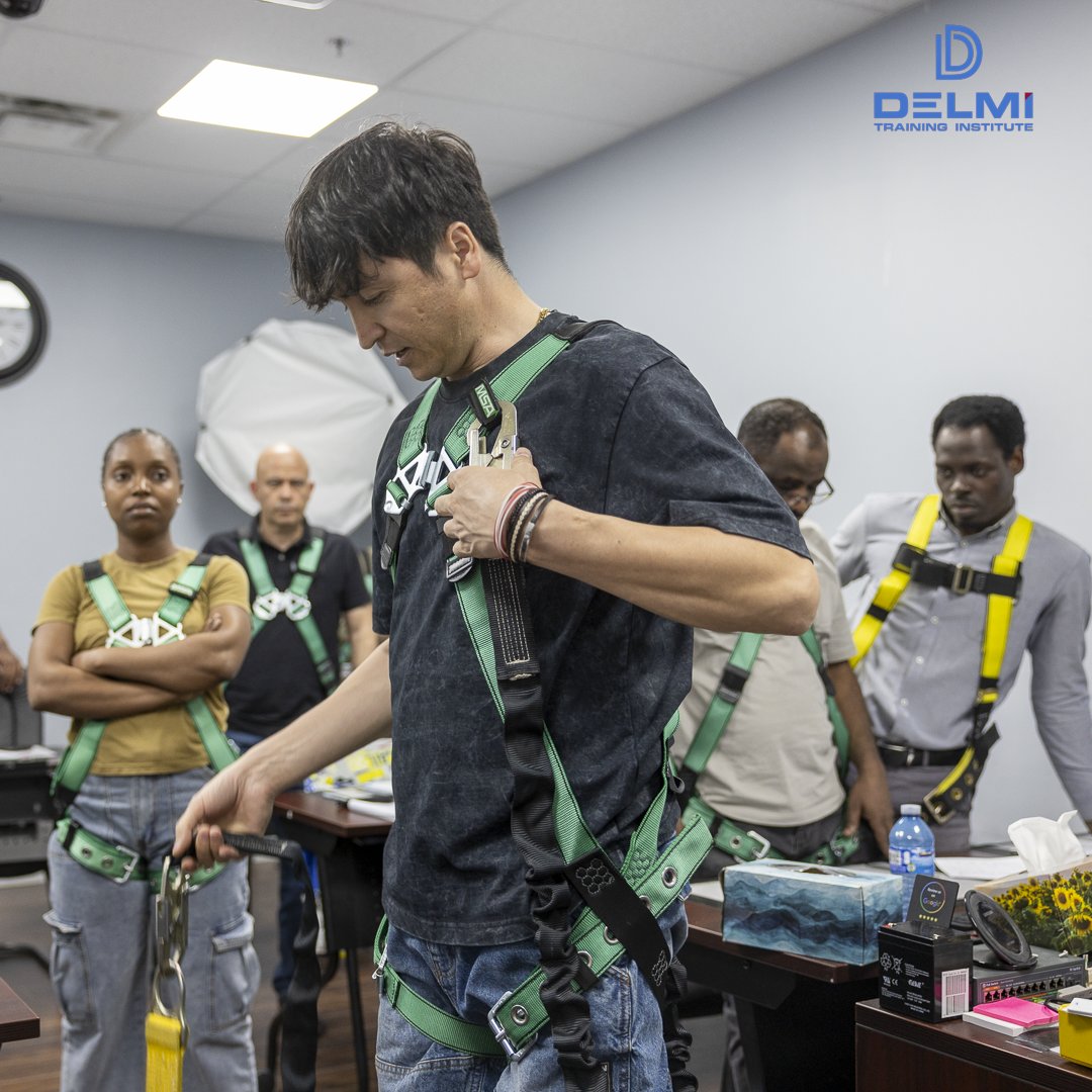 DelmiTraining's tweet photo. 𝗘𝘃𝗲𝗿𝘆 𝗽𝗿𝗼𝗳𝗲𝘀𝘀𝗶𝗼𝗻𝗮𝗹 𝗱𝗲𝘀𝗲𝗿𝘃𝗲𝘀 𝘁𝗼 𝗿𝗲𝘁𝘂𝗿𝗻 𝗵𝗼𝗺𝗲 𝘀𝗮𝗳𝗲𝗹𝘆!

#WorkingAtHeights #FallProtection #DelmiTraining #SafetyTraining https://t.co/YKKtaClQ6X