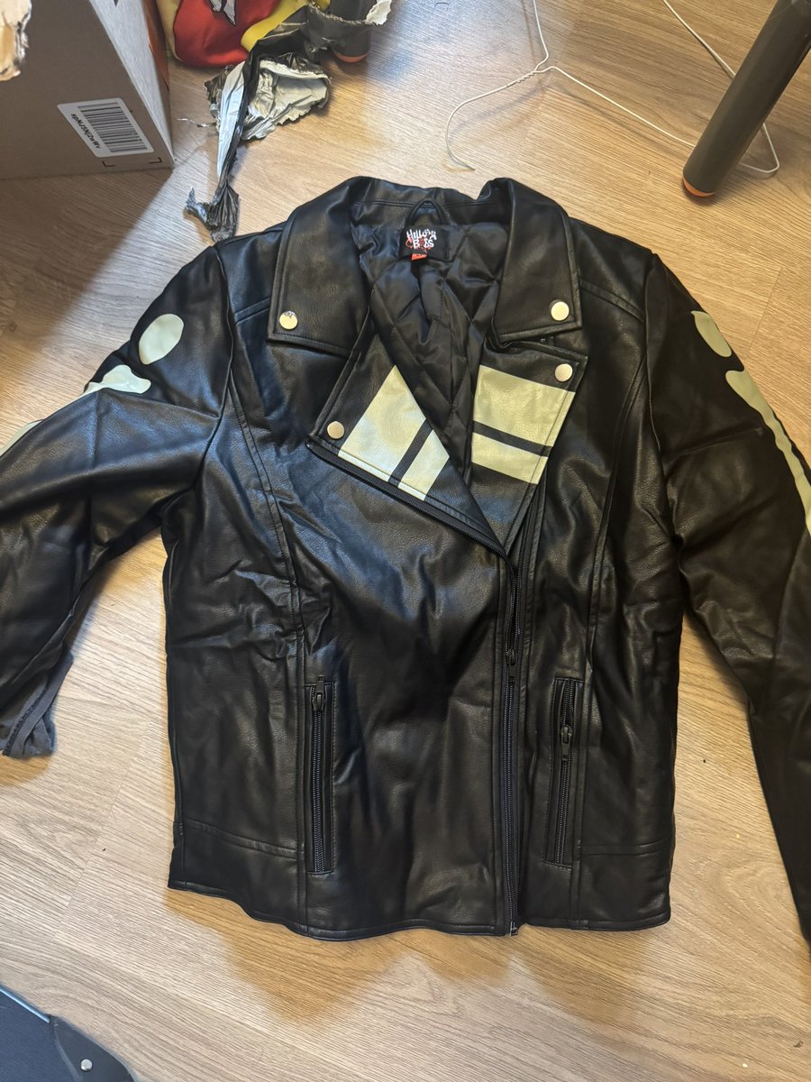 B3cky1869's tweet photo. THE CHAZ JACKET IS HERE !!! 💞🦈🫧

#helluvaboss #chaz #chazwick #merch #hellaverse https://t.co/q07eVMD6qt