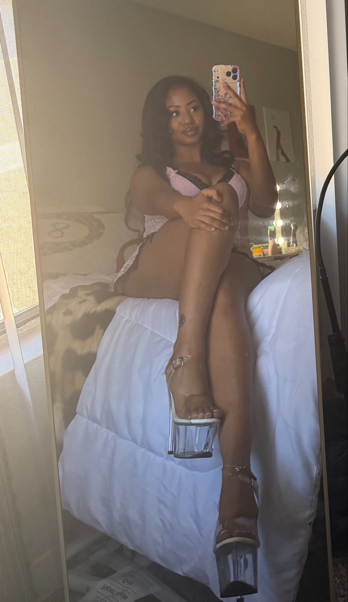 Princess Tiana’s Pink Soles🍭 tweet media