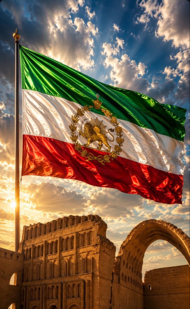 Mozho_M's tweet photo. @Realneo101 @EbiPaahoo This is our real flag @FIFAcom @FIFAWorldCup @WorldCupEN
#KingRezaPahlaviForlran
#DigitalBlackOutIran
#StopExectuionsInIran https://t.co/WjOJU78fHt