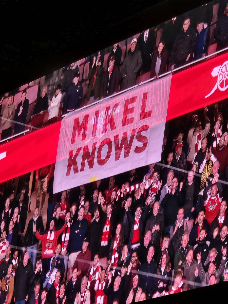 MrSidG's tweet photo. Yes he does! 
@Arsenal @premierleague @arsenalcanadasc COYG https://t.co/l3fjDKSMn3