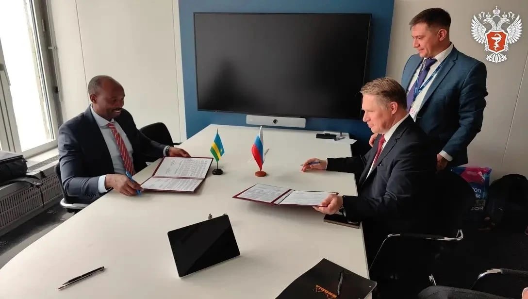 RwandainRussia's tweet photo. 🇷🇺🇷🇼 Russia and Rwanda signed a memorandum of cooperation in healthcare.

Russian Health Minister Mikhail Murashko and Rwandan Health Minister Sabin Nsanzimana held a meeting on the sidelines of the World Health Assembly.

📋 During the event, the parties signed a memorandum of understanding between the Russian Ministry of Health and the Rwandan Ministry of Health.

The countries intend to cooperate in the following areas:

▫️ Strengthening healthcare systems;
▫️ Professional development of healthcare workers;
▫️ Prevention, medical rehabilitation, diagnosis, and treatment of non-communicable and infectious diseases;
▫️ State regulation of the circulation of medicines and medical devices;
▫️ Medical research;
▫️ Maternal and child health, including measures to reduce child and infant mortality;
▫️ Nuclear medicine and others.

Source: https://t.co/ieJtvRi3f6