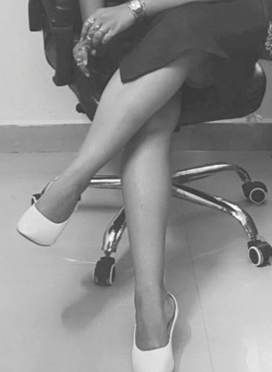 Goddess_Hiaaa's tweet photo. It’s funny how fast weak men will embarrass themselves for a little attention. One degrading reply from Me and suddenly your entire personality becomes “please notice me again. https://t.co/FceSKjZbUs
