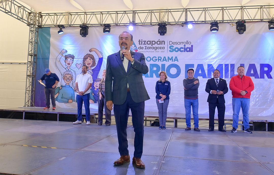 8columnasmx's tweet photo. 💵🏘️ | El Gobierno de Atizapán de Zaragoza inició la entrega de 150 millones de pesos en apoyos a 20 mil familias como parte del programa “Salario Familiar”. El alcalde Pedro Rodríguez señaló que este programa se ha consolidado como una de las principales políticas públicas. https://t.co/EZldfabWZf