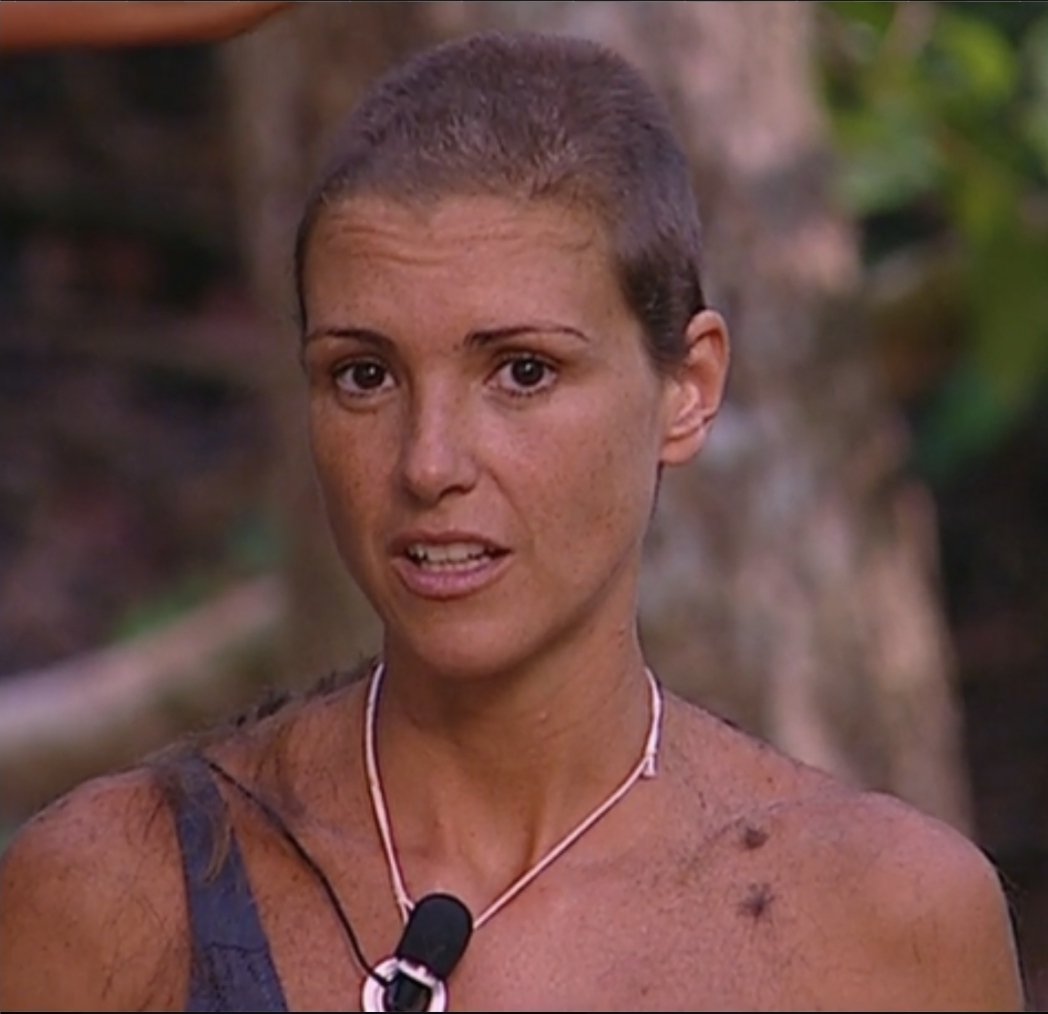 LadyForever_'s tweet photo. 💥Os acordáis de la edición de Maria Jesús Ruiz ?
👉🏻Pues asi van a dejar a Claudia 💇🏼‍♀️

 #SVGala11
#TierraDeNadie11 #Supervivientes2026
#Supervivientes 
#ConexiónHonduras10
#Todos
#TierraDeNadie11 https://t.co/6g8kweEMel