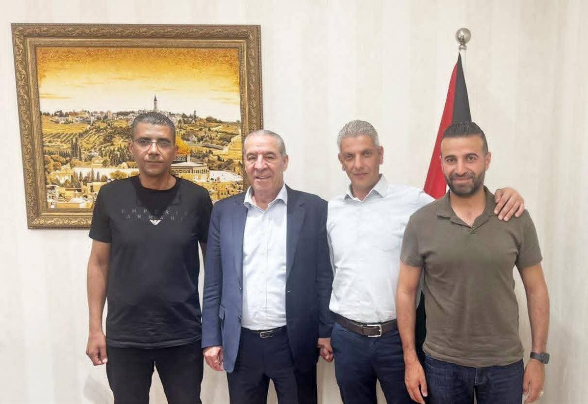 yaseenizeddeen tweet media