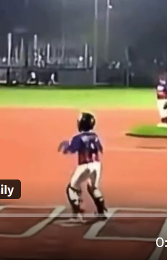 nuclearzak's tweet photo. @realdanihgh @oldsoul314 @KevinWheeler94 @RicoBlaccIsBack Let's even back up it up a couple moments. Still we see a clear lane to the plate. https://t.co/9uILgs3vKW