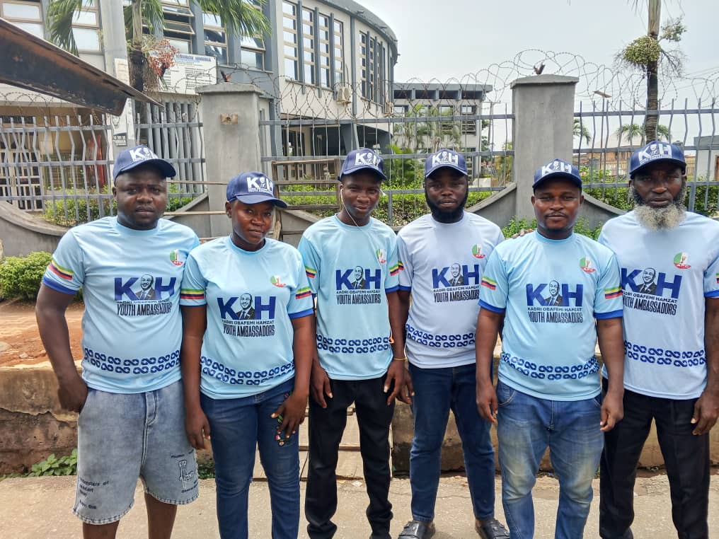Intellectual996's tweet photo. KOH Youth Ambassadors engaging in Door2Door Campaign  at Ejina Market Ward C Ikorodu LGA

KOH - Tested and Trusted
Ikorodu Local Government youths for KOH. 
#kohya 
#KOHTYA27
#project376 https://t.co/Sgx3Wwa3l9