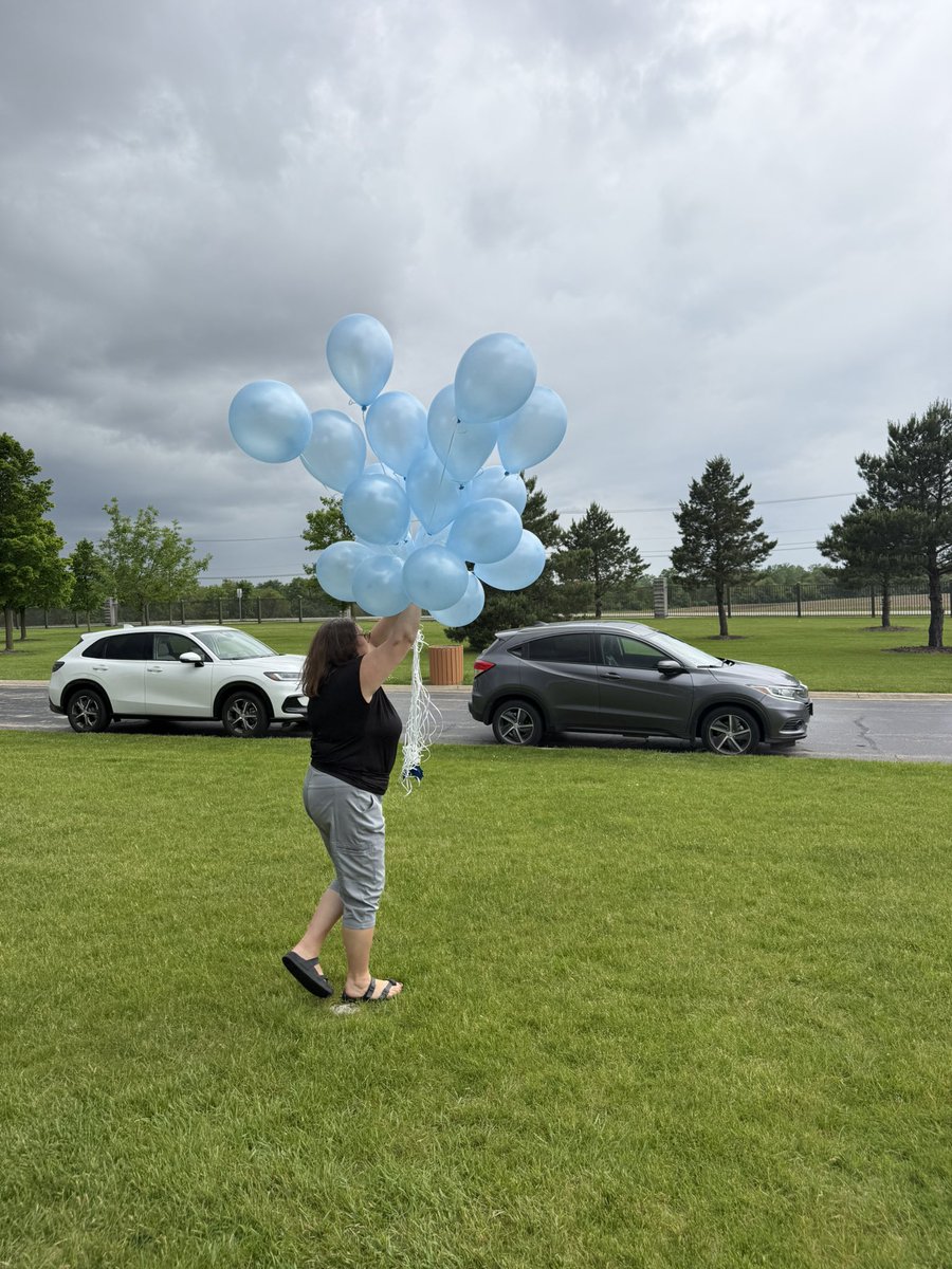 tzasada's tweet photo. Happy Birthday to my son Zachary Zasada! 21 years old 21 balloons! His protective tree kept a few for him! https://t.co/gmzgotdh8j