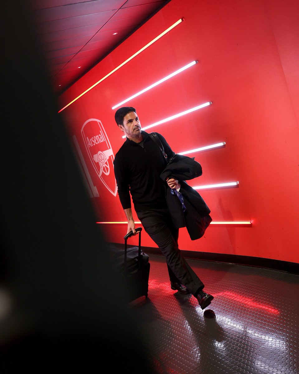 nexustransfer's tweet photo. • 7 yıl önce Arsenal'in başına geçti.
• Yıllarca denedi, olmadı.
• 'Acaba artık yeter mi?' düşüncelerini umursamadı.
• Sistemini kurdu, geliştirdi.

🏆 En sonunda şampiyonluğa ulaştı.

🇪🇸 Mikel Arteta, artık Premier Lig şampiyonu. https://t.co/uitkqH4K6s