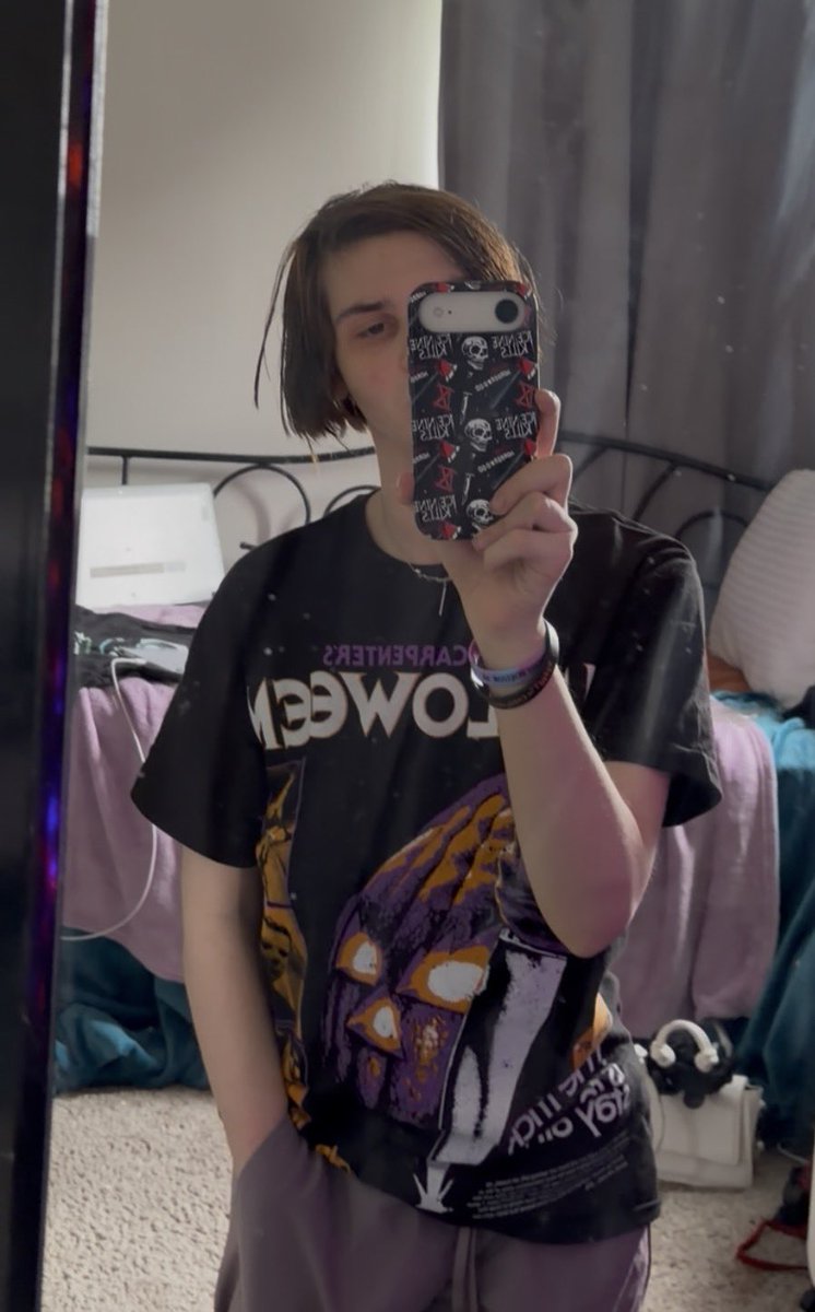 pumpkinshorror's tweet photo. i looked cute https://t.co/gVEAOKSl1A