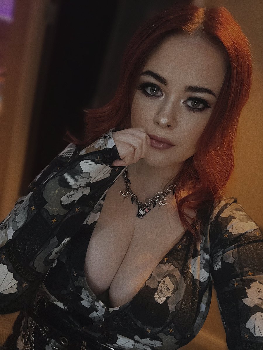 sarah 🕸♡ tweet media