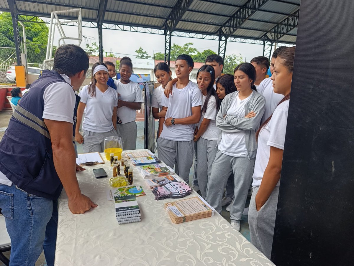 AgrocalidadZ4's tweet photo. #SantoDomingo | Participamos en la Brigada “Gobierno a tu lado” 🤝 para socializar los servicios y acciones que impulsa la Agencia en beneficio del sector agroproductivo.
📍La Concordia, parroquia Plan Piloto.
#AgrocalidadTeAcompaña https://t.co/8Kyqr9gqiE
