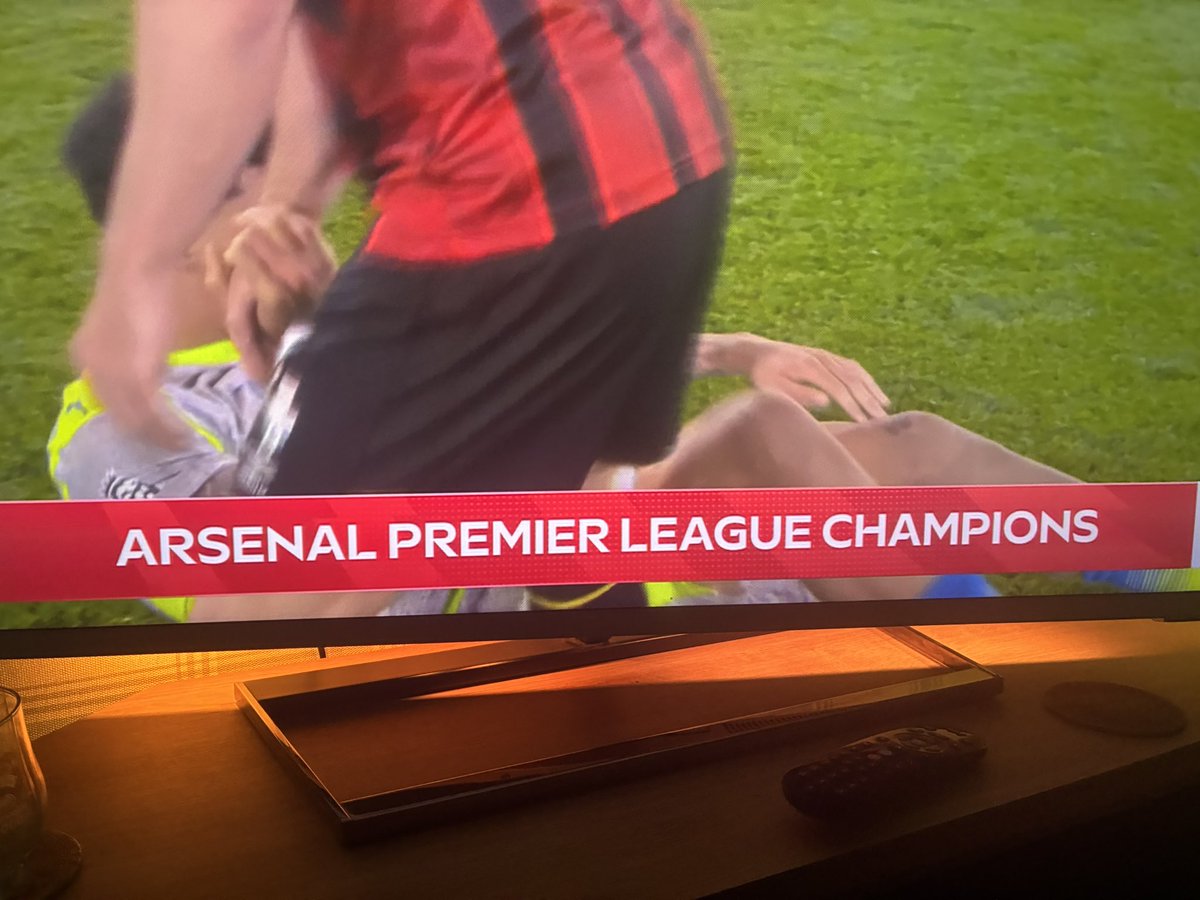 nichs10's tweet photo. 22 years @Arsenal! Get in! https://t.co/X09pzQ4trG